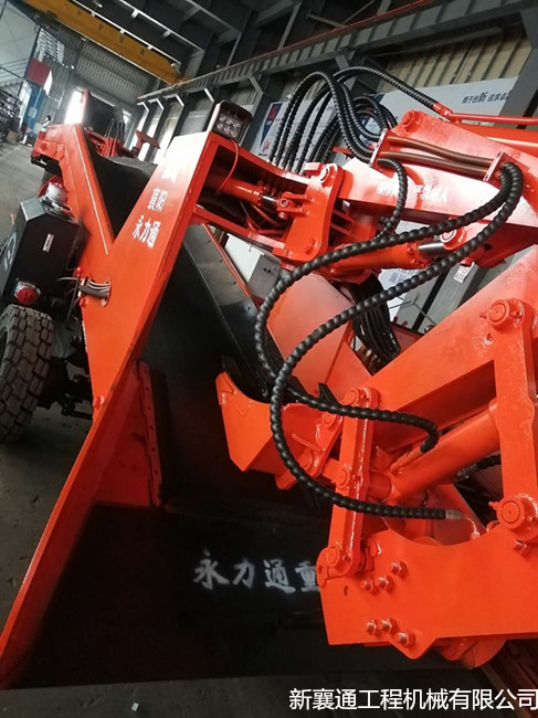 破碎锤型扒渣机.jpg
